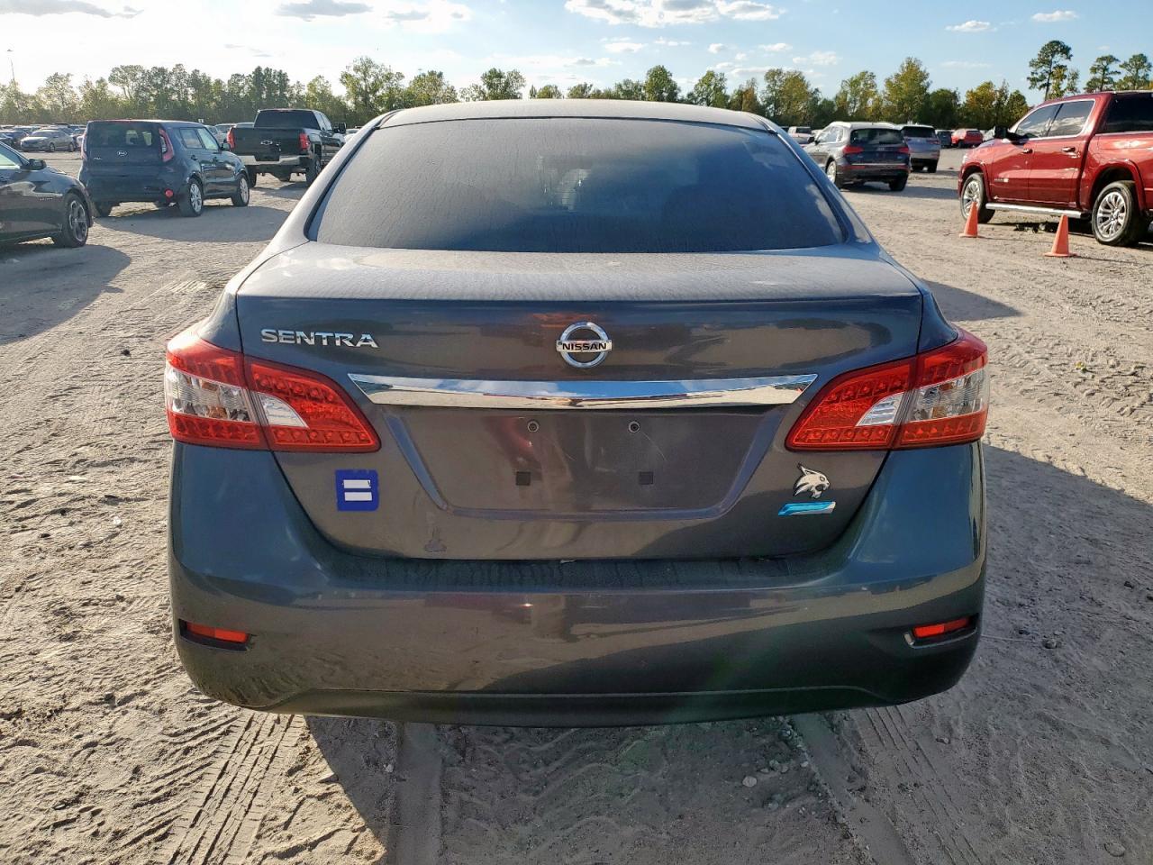 2014 Nissan Sentra S - Фото 6