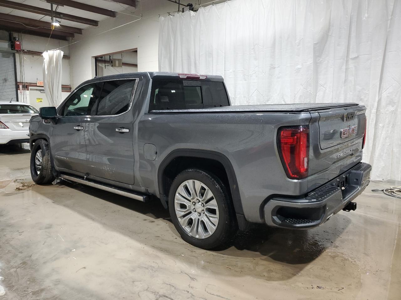 2022 GMC Sierra Limited K1500 Denali - Image 2