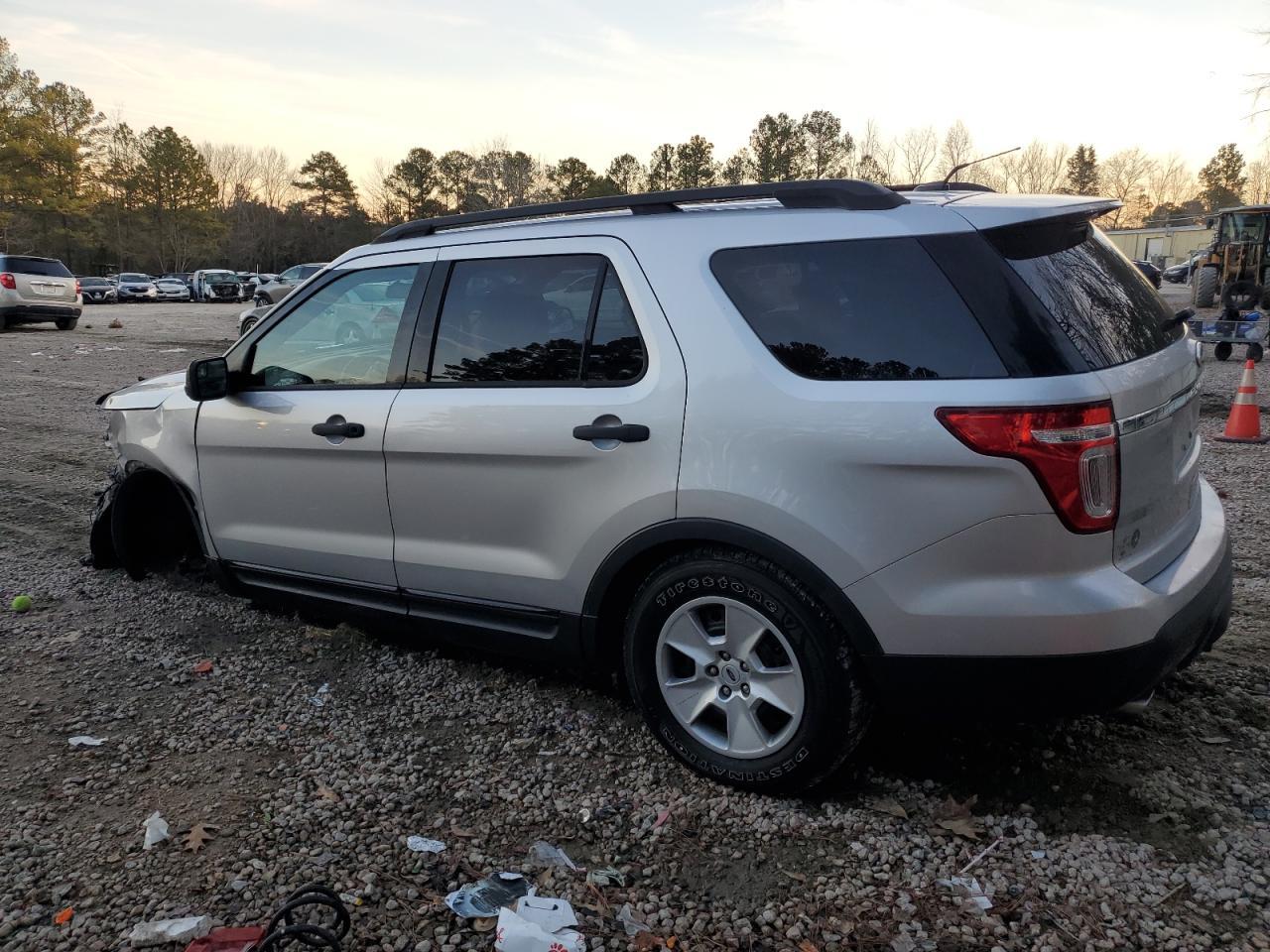 2013 Ford Explorer - Фото 2