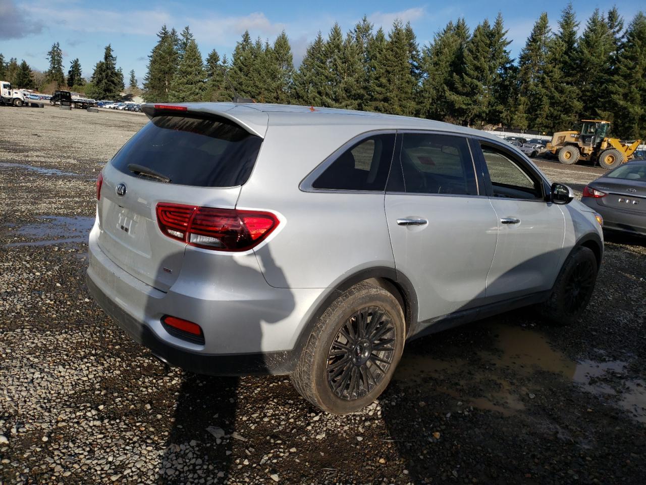 2019 Kia Sorento L - Image 3