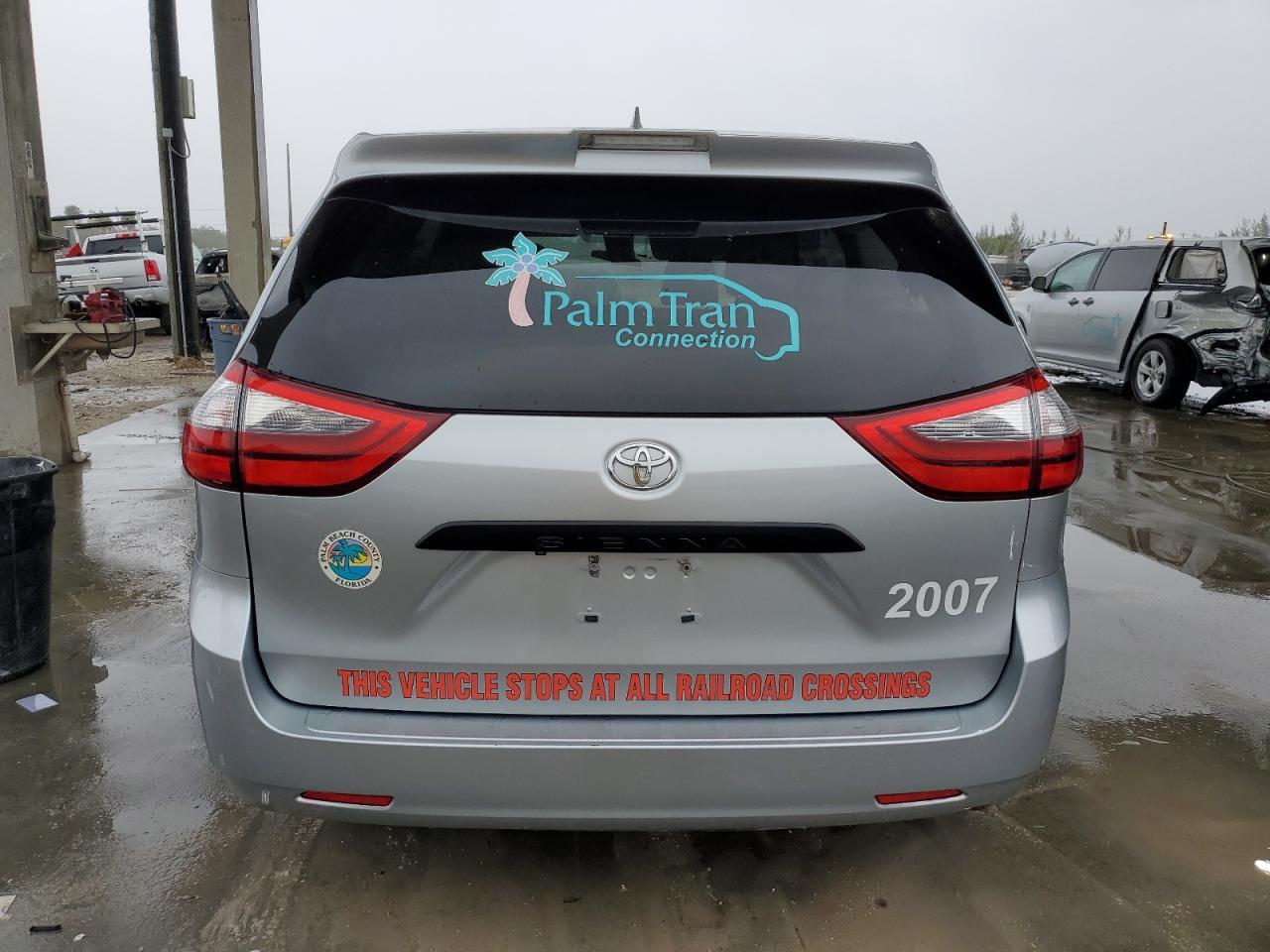2020 Toyota Sienna L - Фото 6