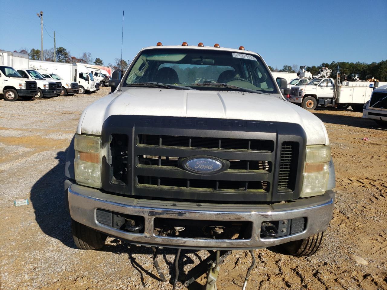 2008 Ford F550 Super Duty - Image 5