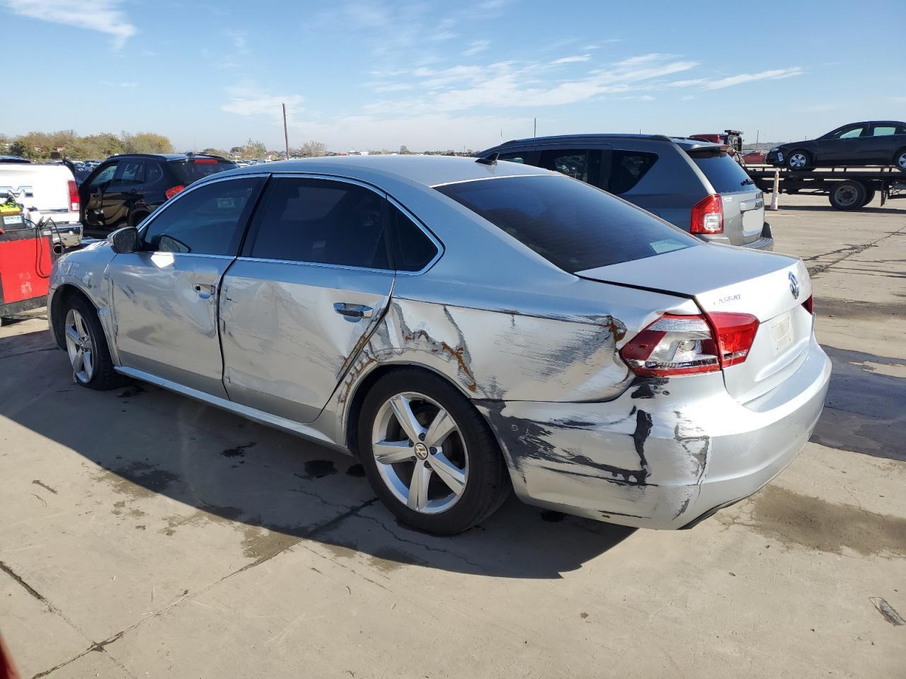 2015 Volkswagen Passat Se - Фото 2