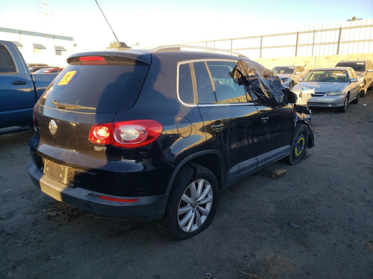 2011 Volkswagen Tiguan S - Image 3