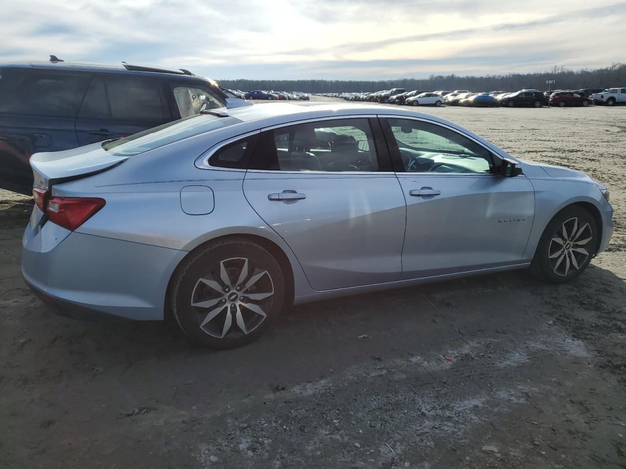 2017 Chevrolet Malibu Lt - Фото 3