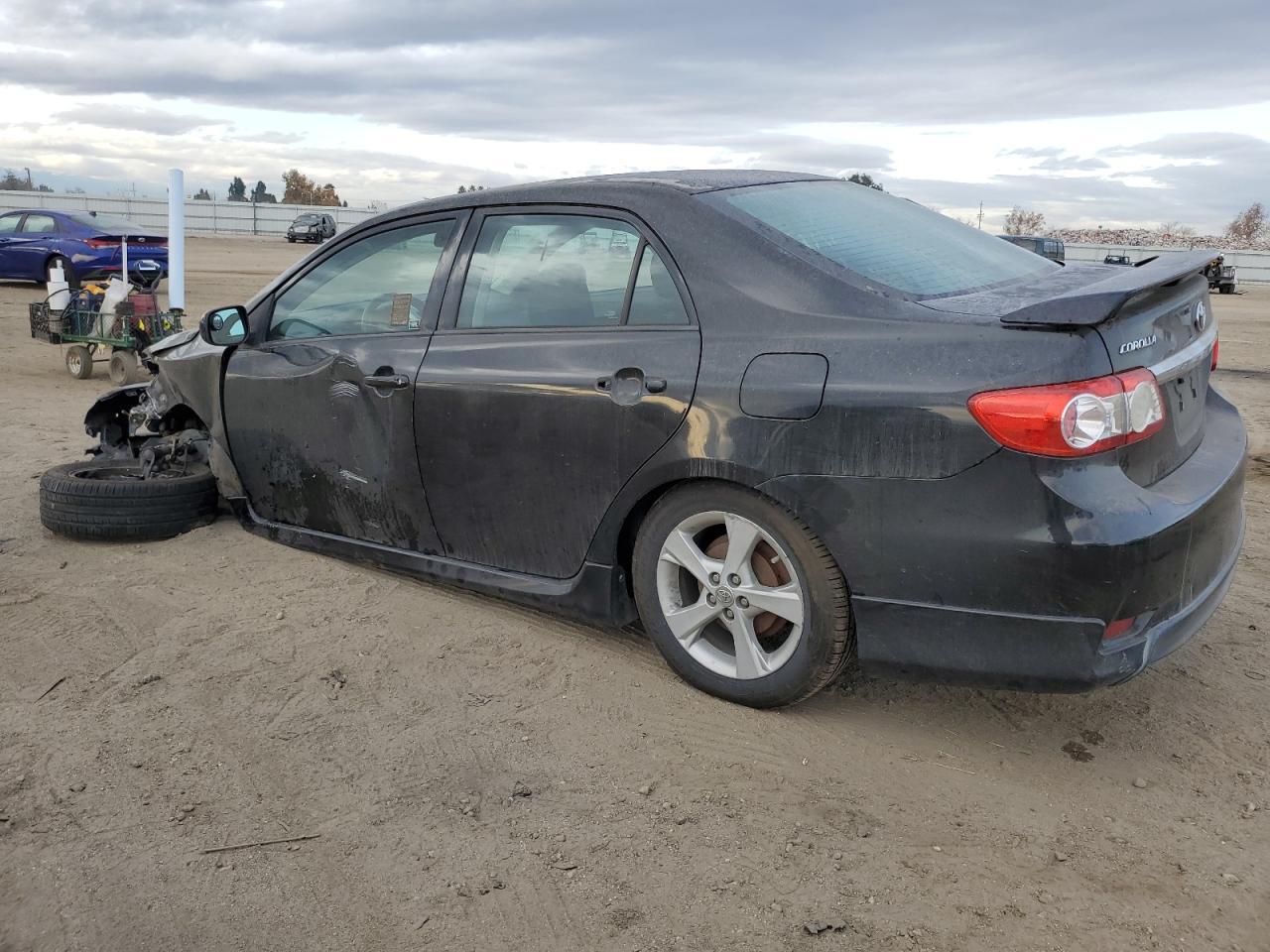2013 Toyota Corolla Base - Фото 2
