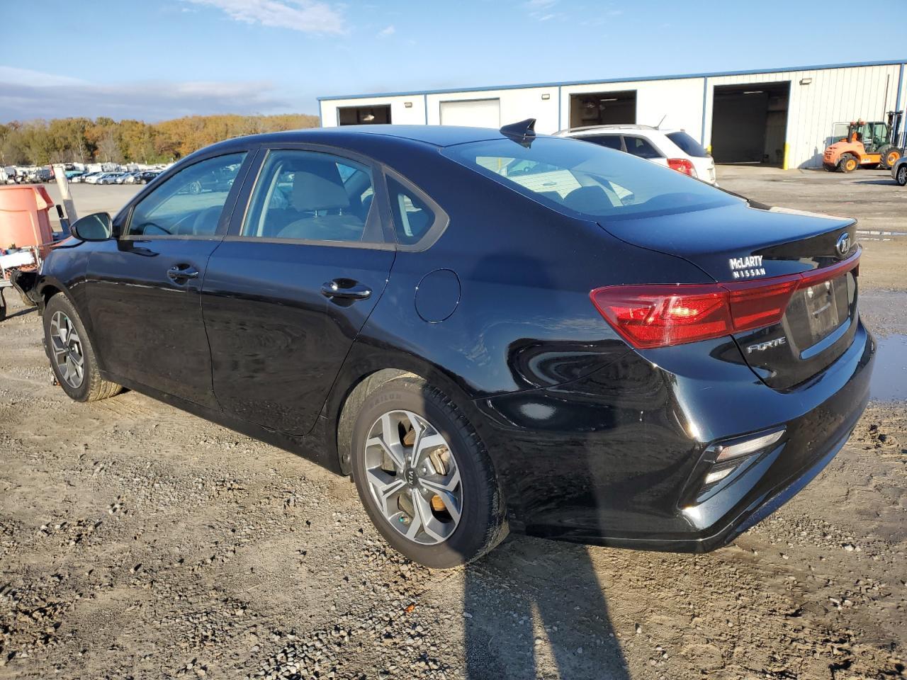 2021 Kia Forte Fe - Фото 2