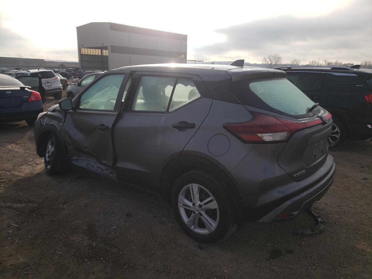 2022 Nissan Kicks S - Фото 2