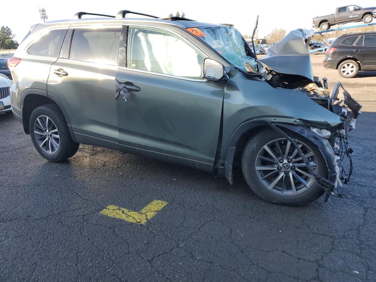 2018 Toyota Highlander Se - Image 4