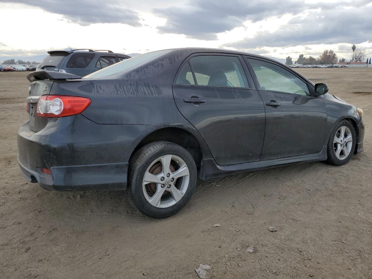 2013 Toyota Corolla Base - Фото 3