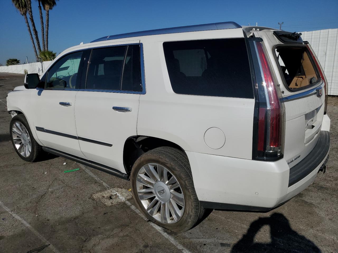 2018 Cadillac Escalade Platinum - Фото 2