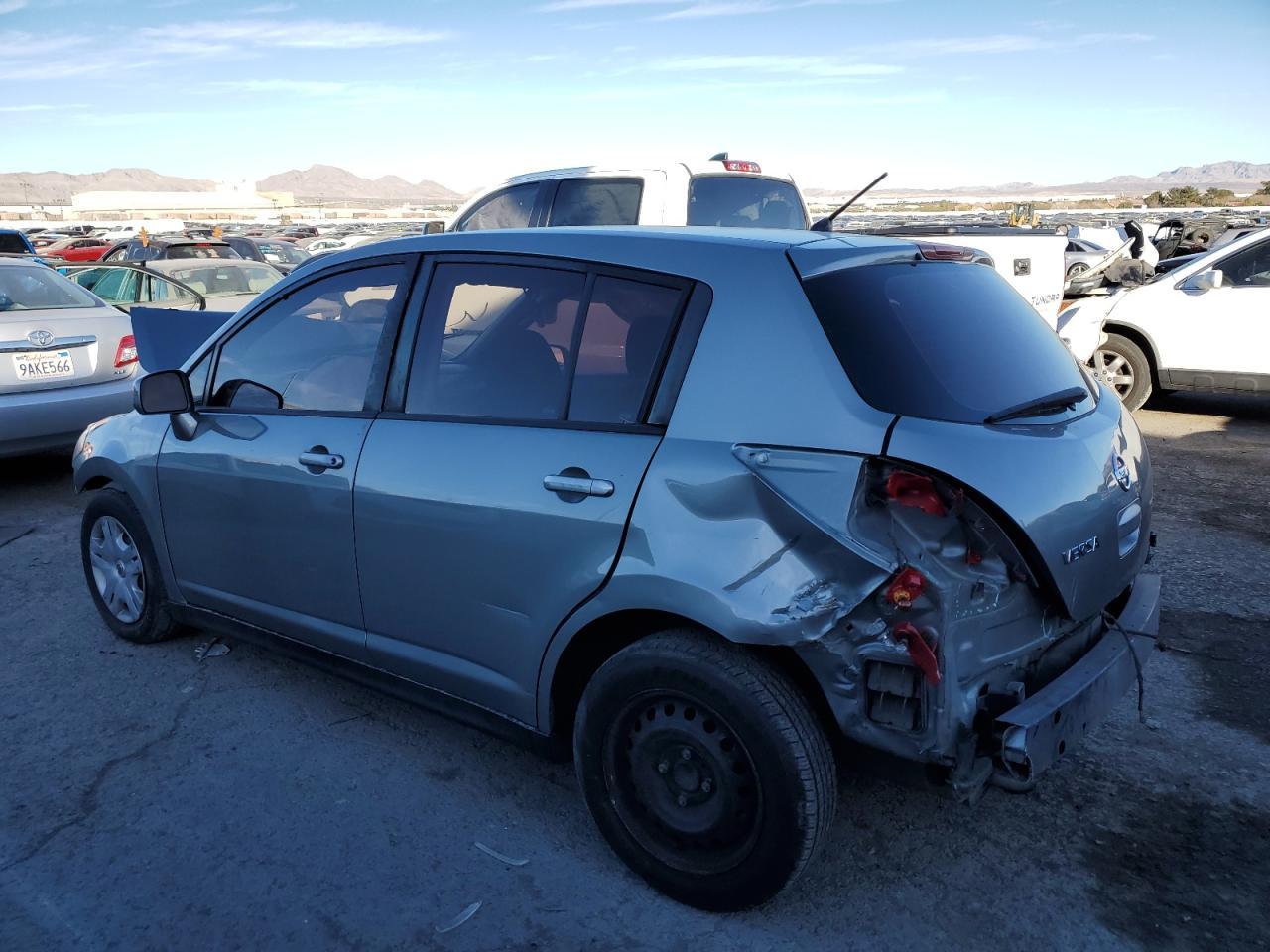 2011 Nissan Versa S - Image 2