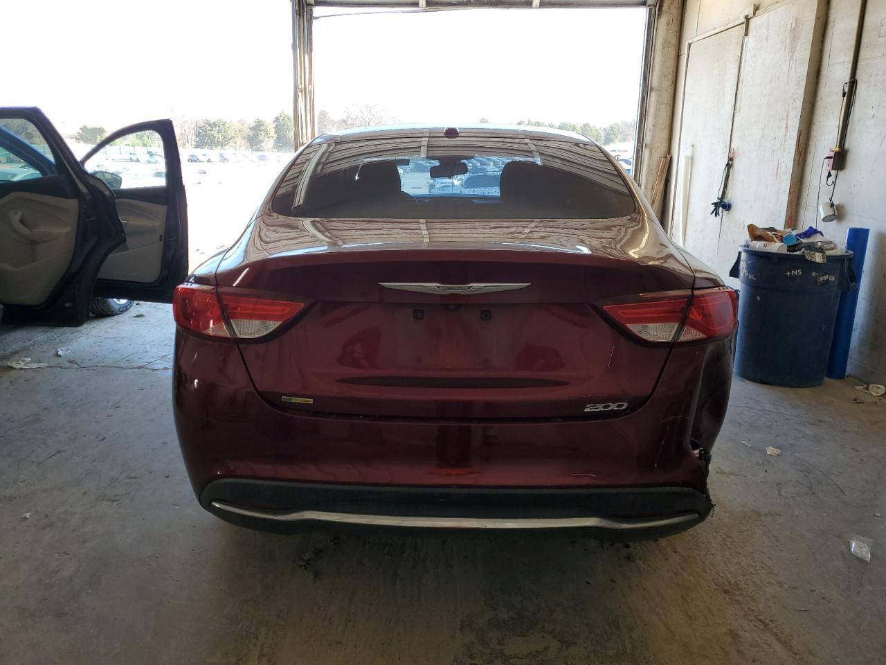 2015 Chrysler 200 Limited - Фото 6