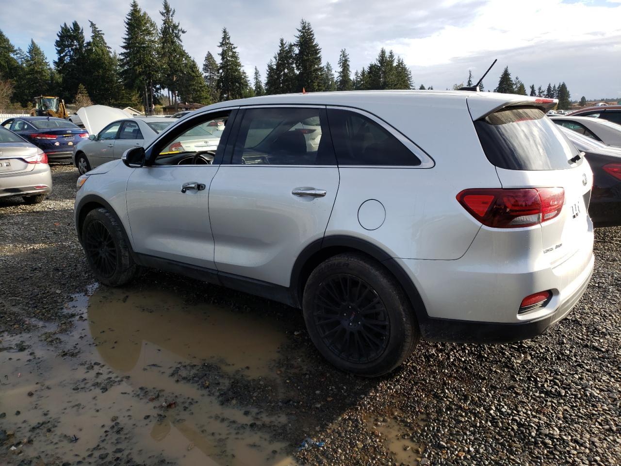 2019 Kia Sorento L - Image 2