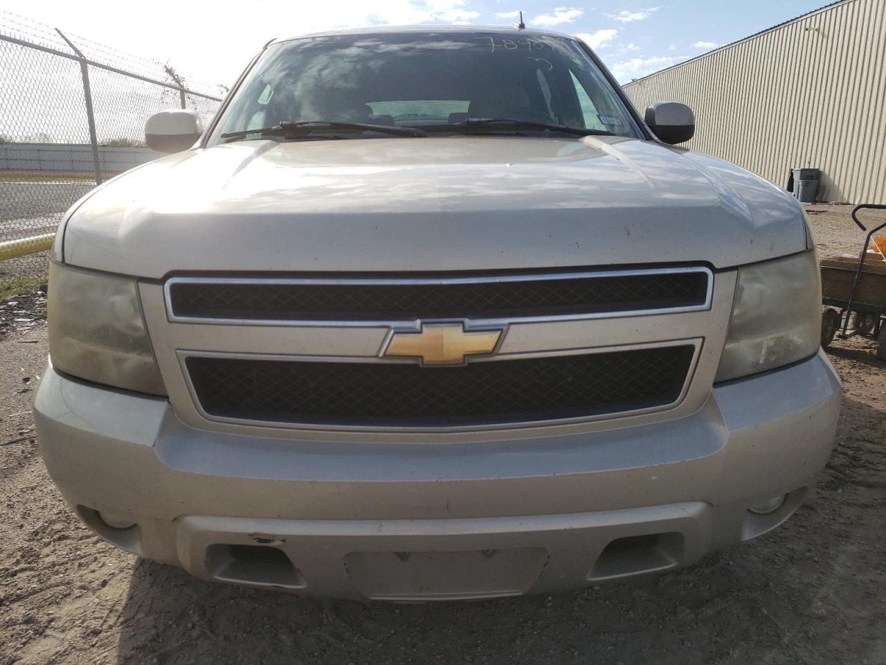 2007 Chevrolet Suburban C1500 - Image 5