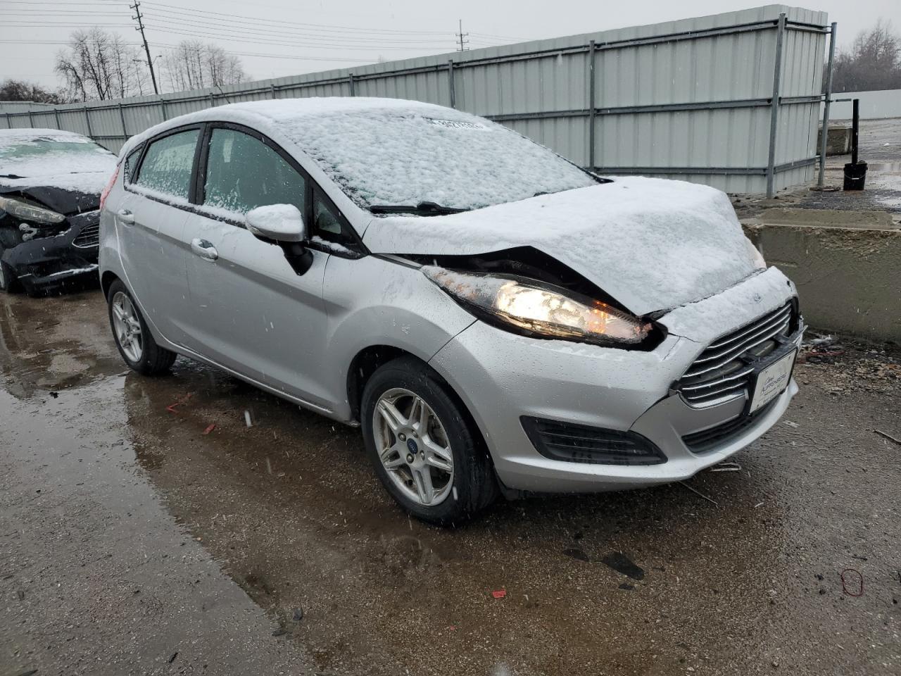 2019 Ford Fiesta Se - Фото 4