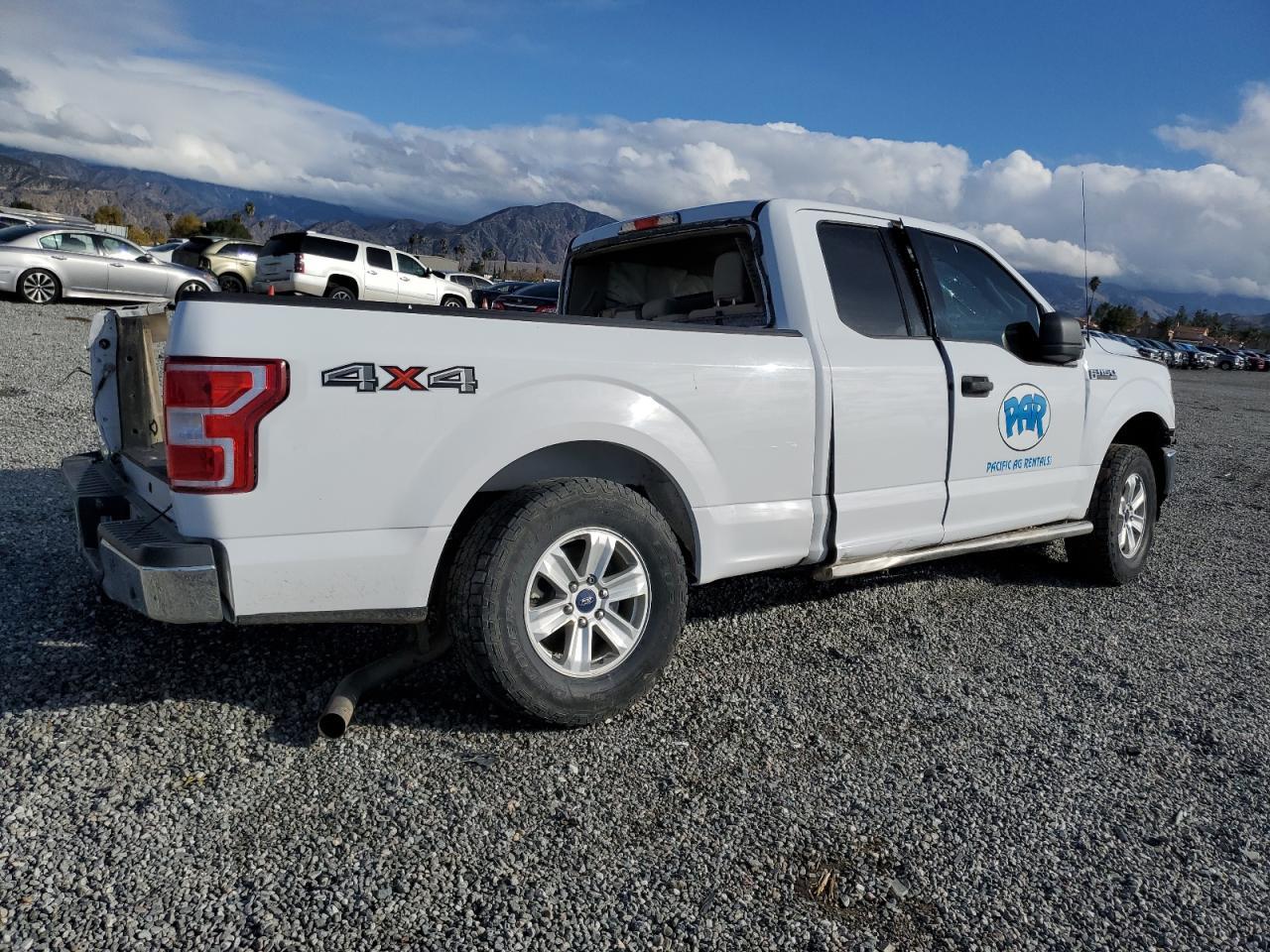2018 Ford F150 Super Cab - Фото 3