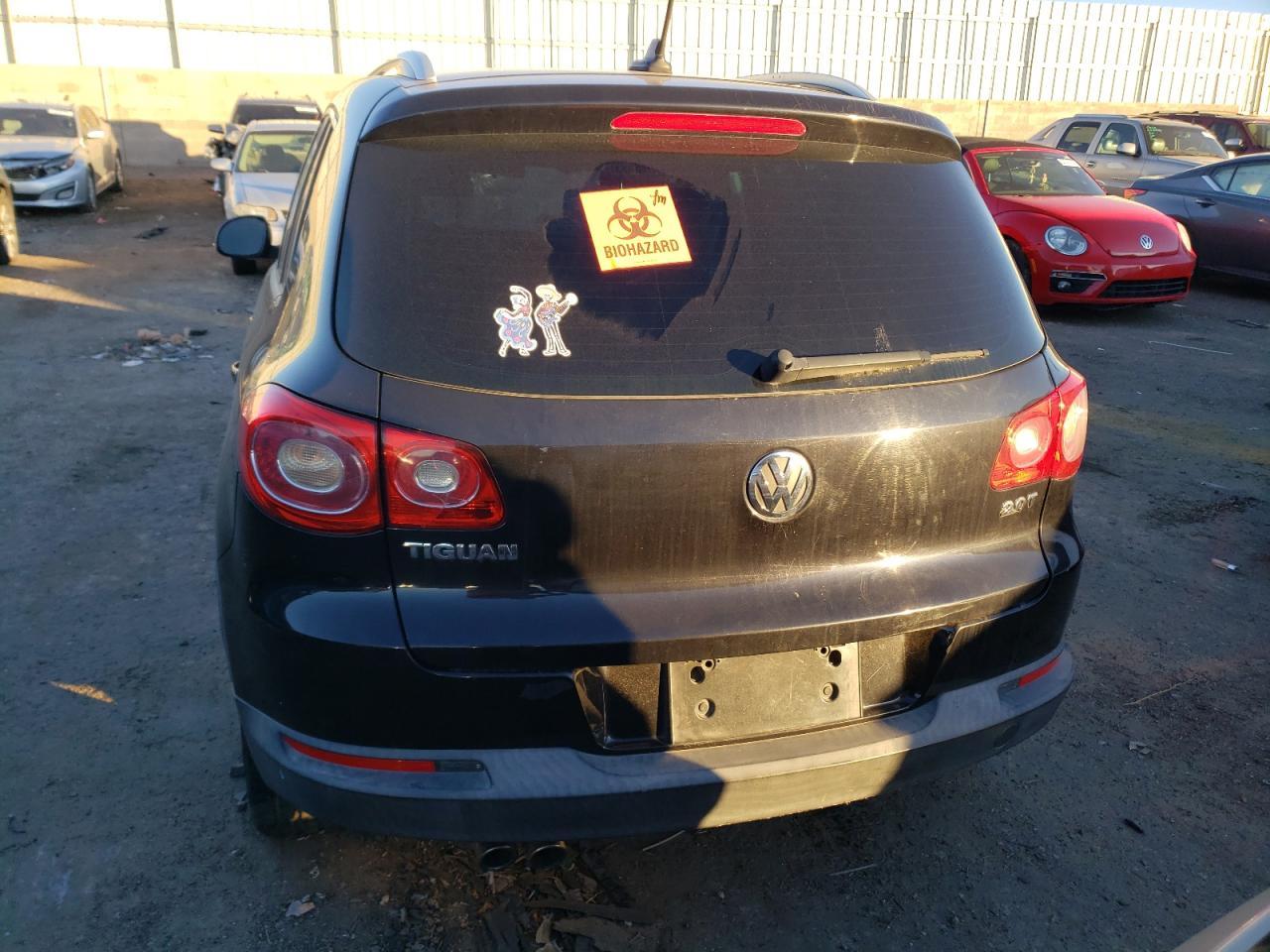 2011 Volkswagen Tiguan S - Image 6