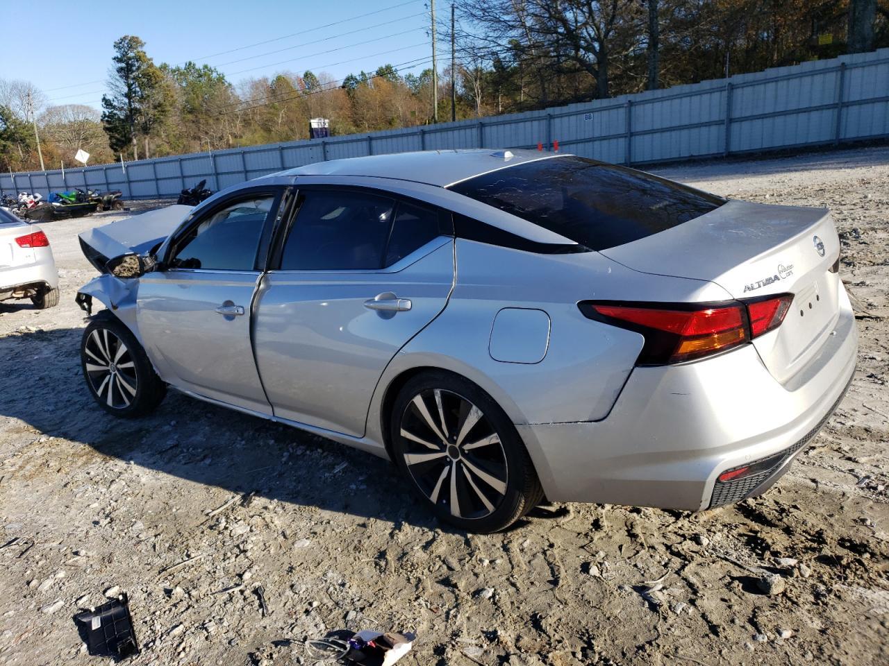 2020 Nissan Altima Sr - Image 2