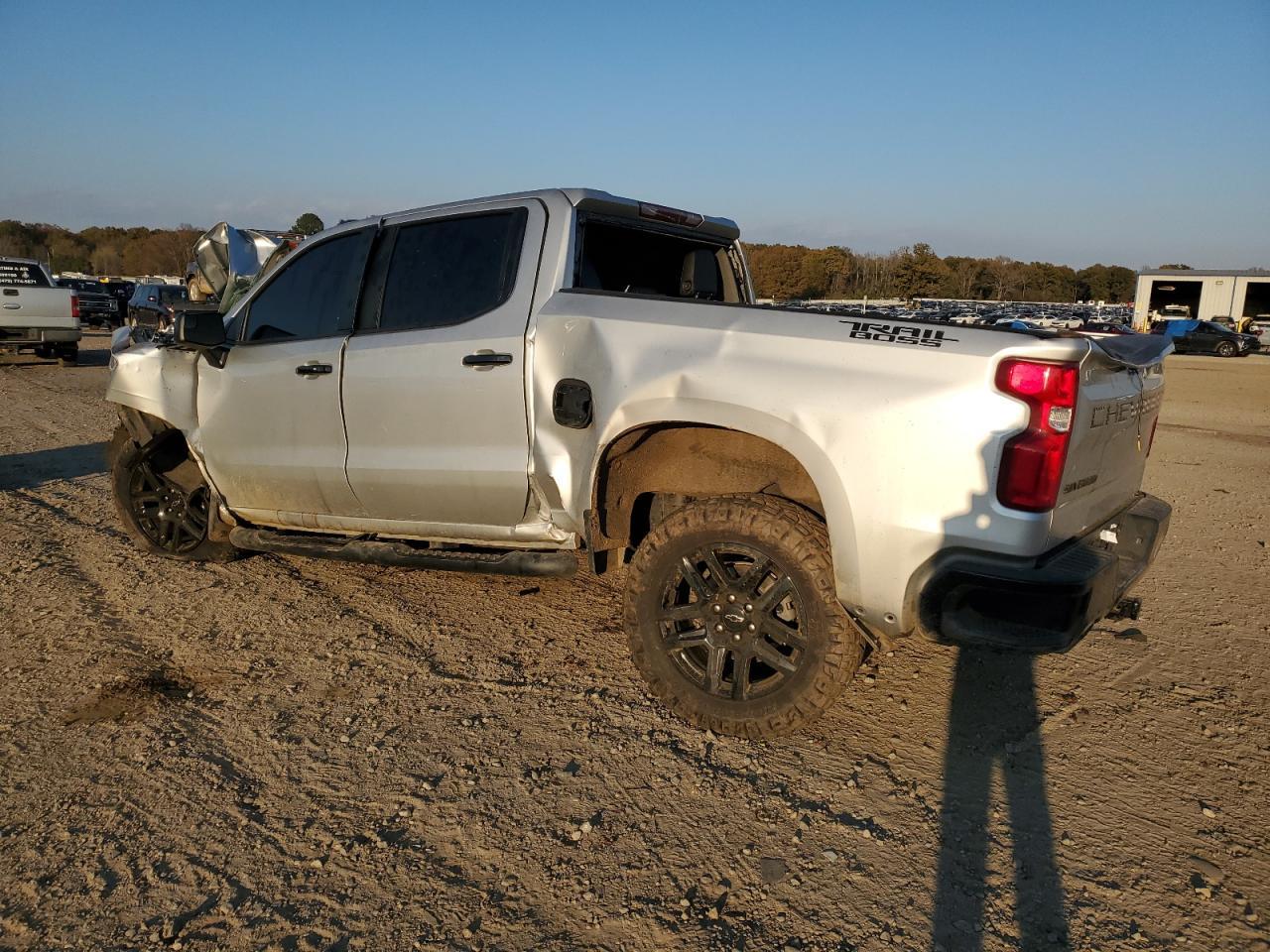 2021 Chevrolet Silverado K1500 Lt Trail Boss - Фото 2