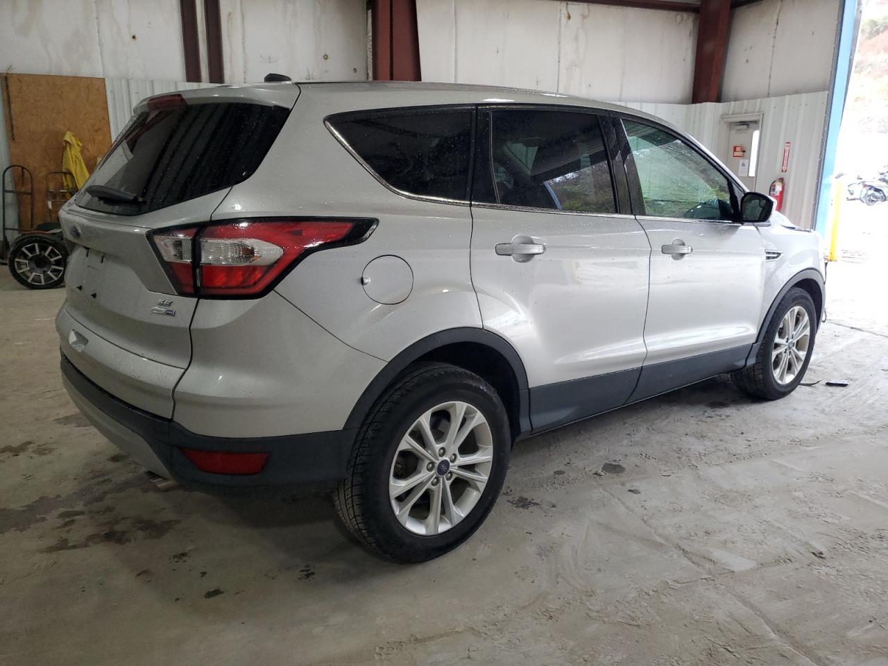 2017 Ford Escape Se - Фото 3
