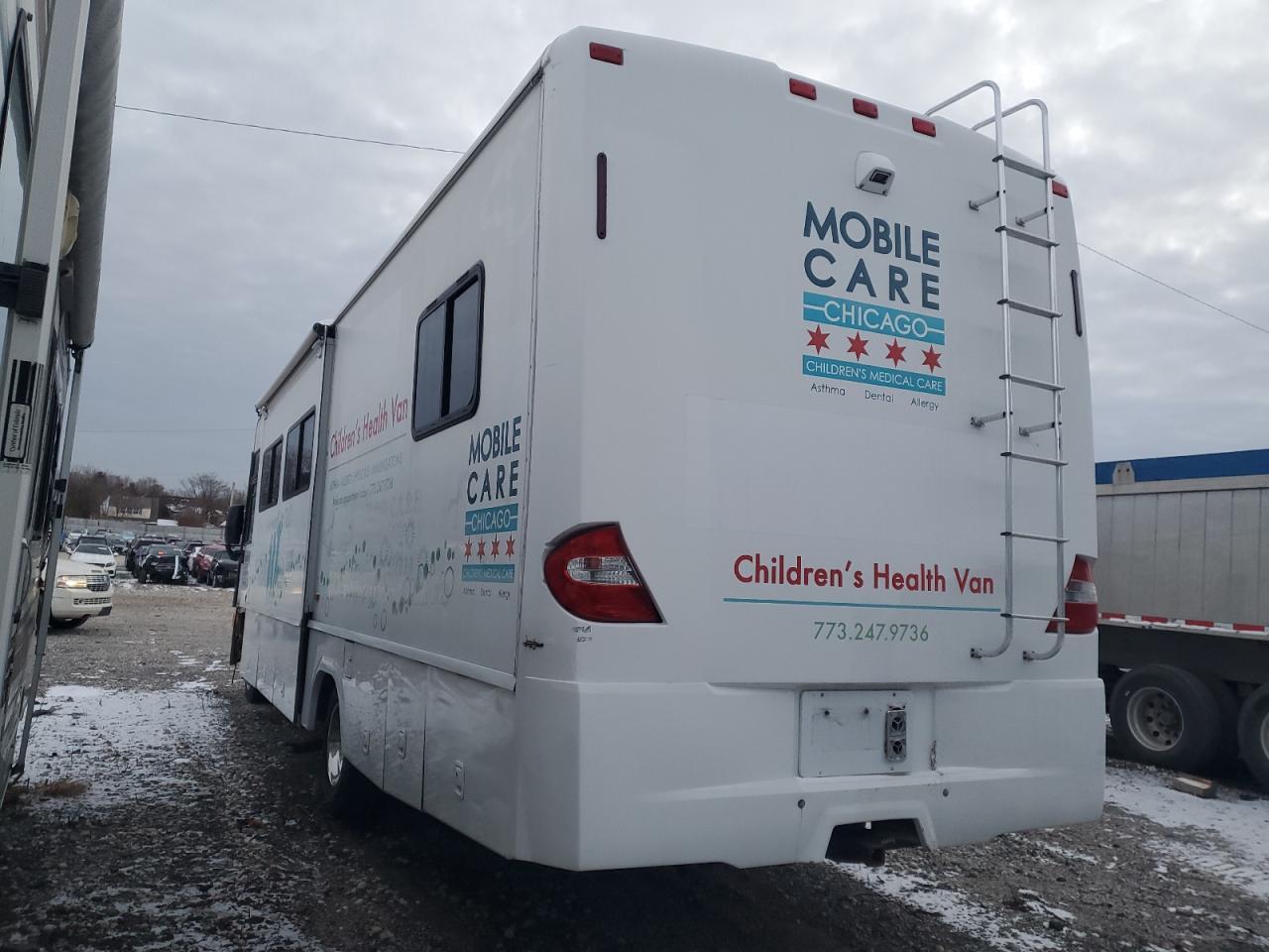 2006 Ford F550 Super Duty Stripped Chassis - Image 3