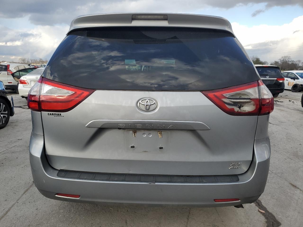 2016 Toyota Sienna Xle - Фото 6
