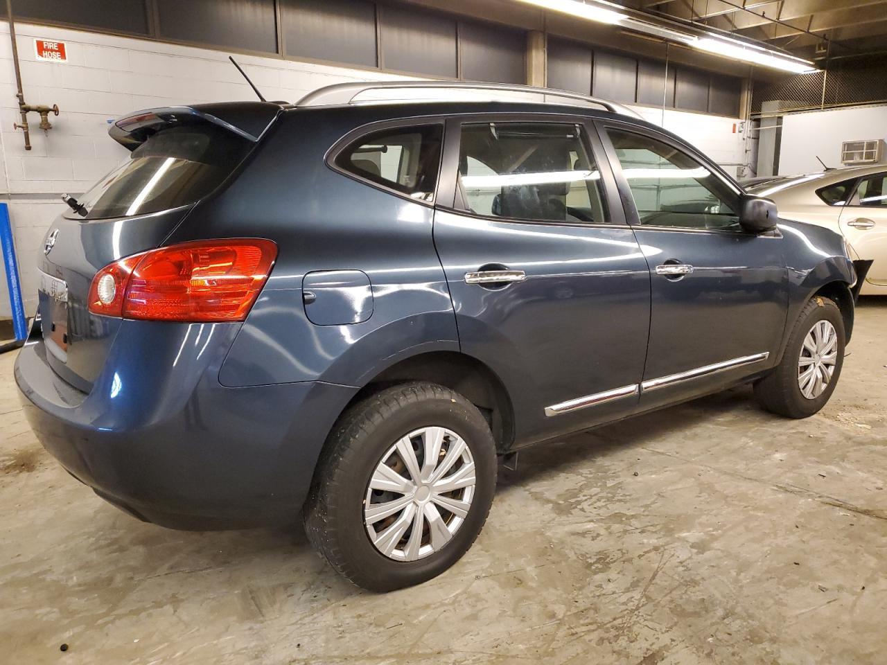 2015 Nissan Rogue Select S - Image 3