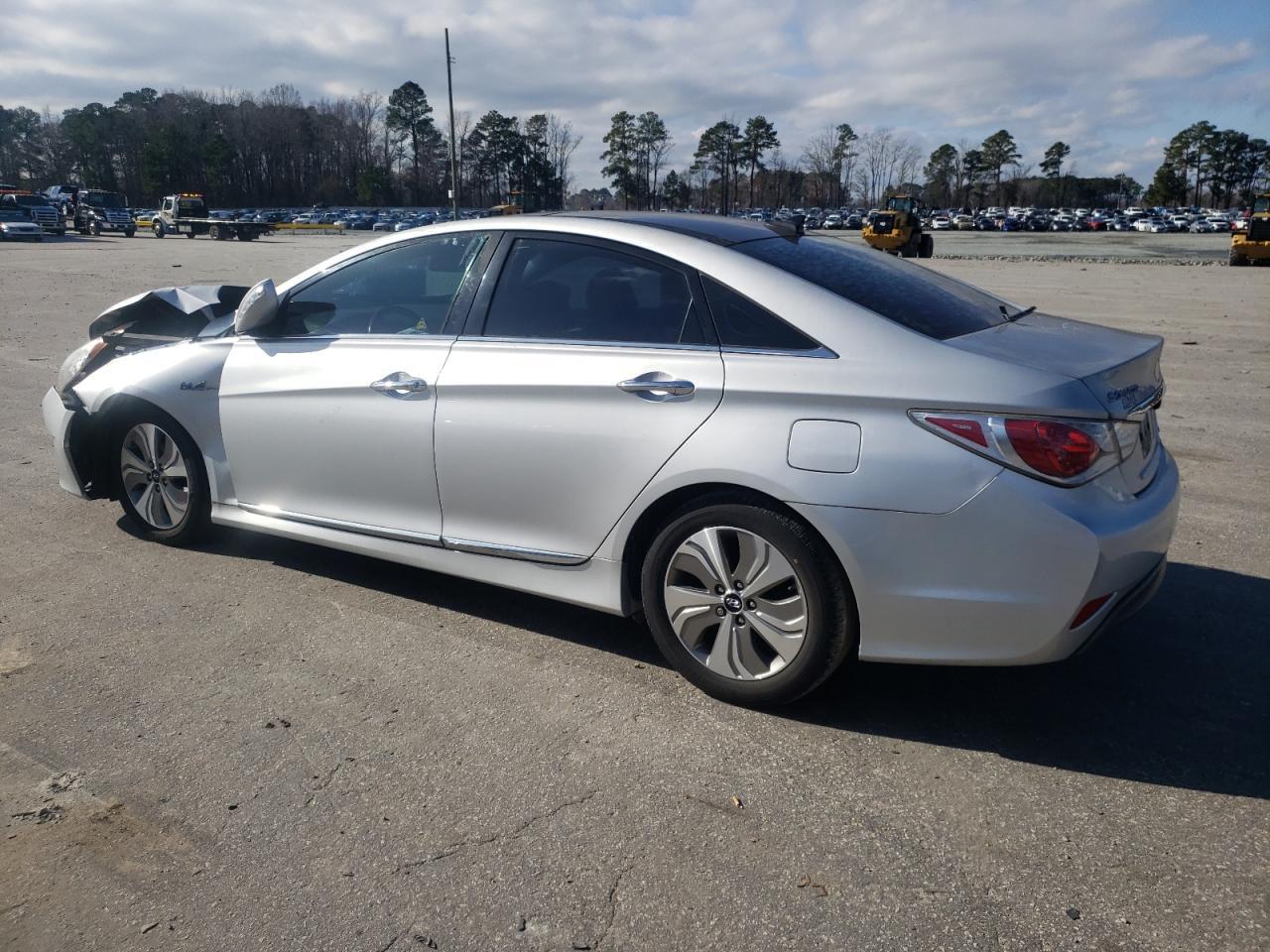 2014 Hyundai Sonata Hybrid - Image 2