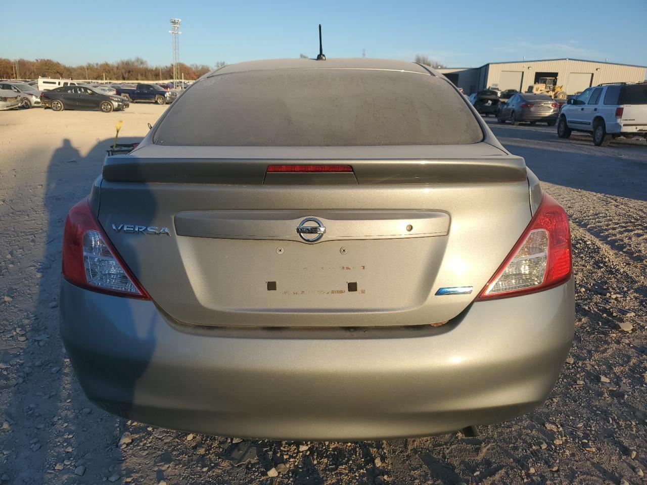 2013 Nissan Versa S - Фото 6