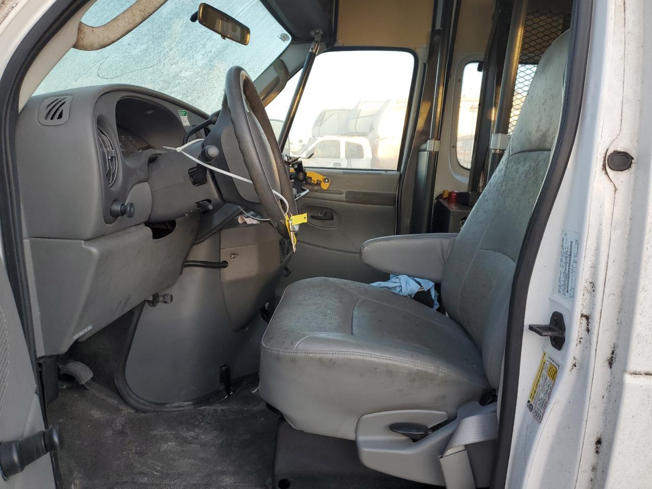 2006 Ford Econoline E350 Super Duty Van - Фото 7