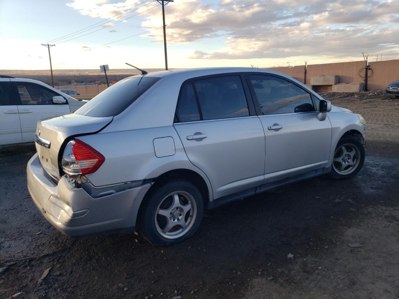 2009 Nissan Versa S - Image 3