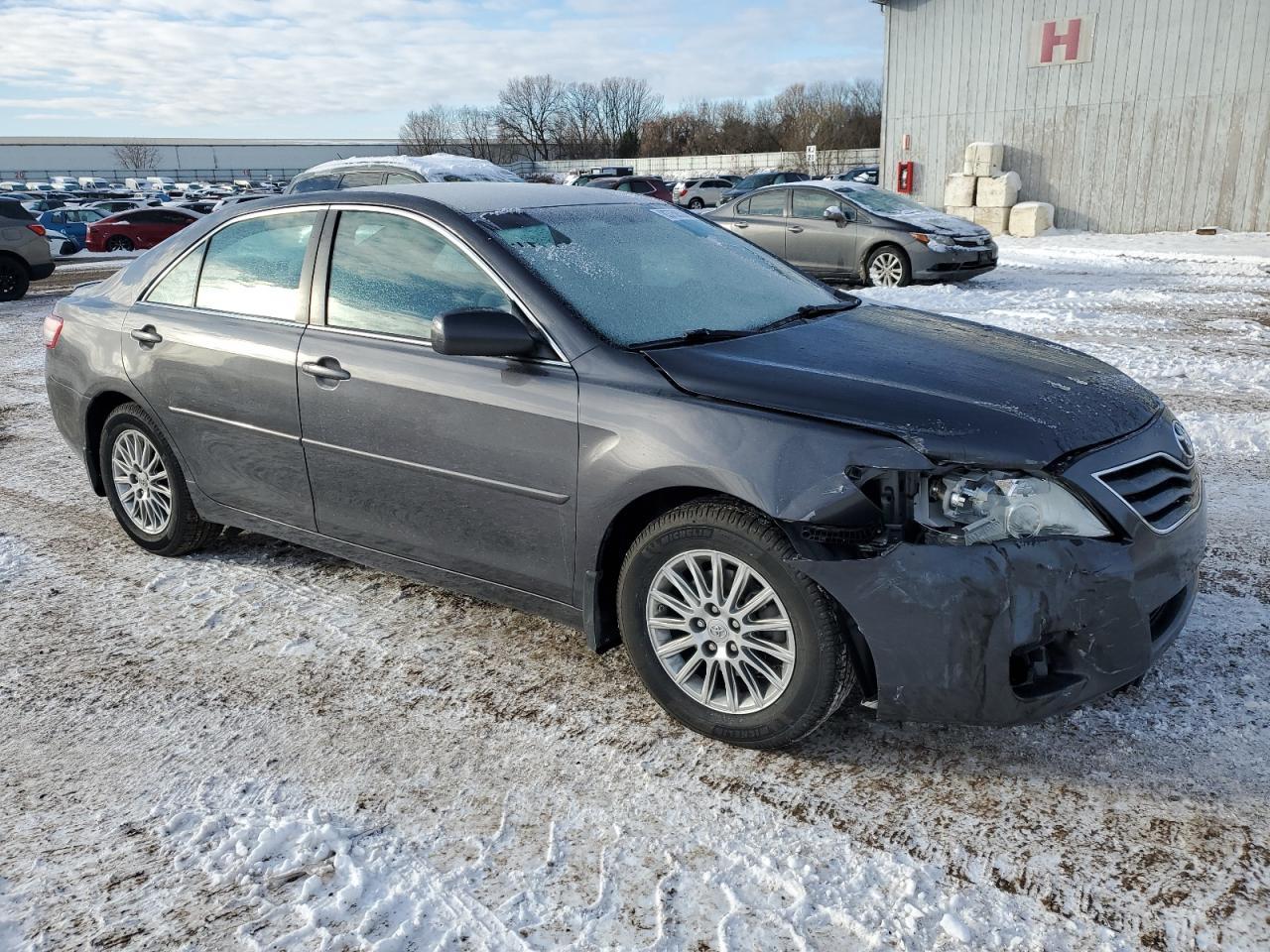 2011 Toyota Camry Base - Фото 4