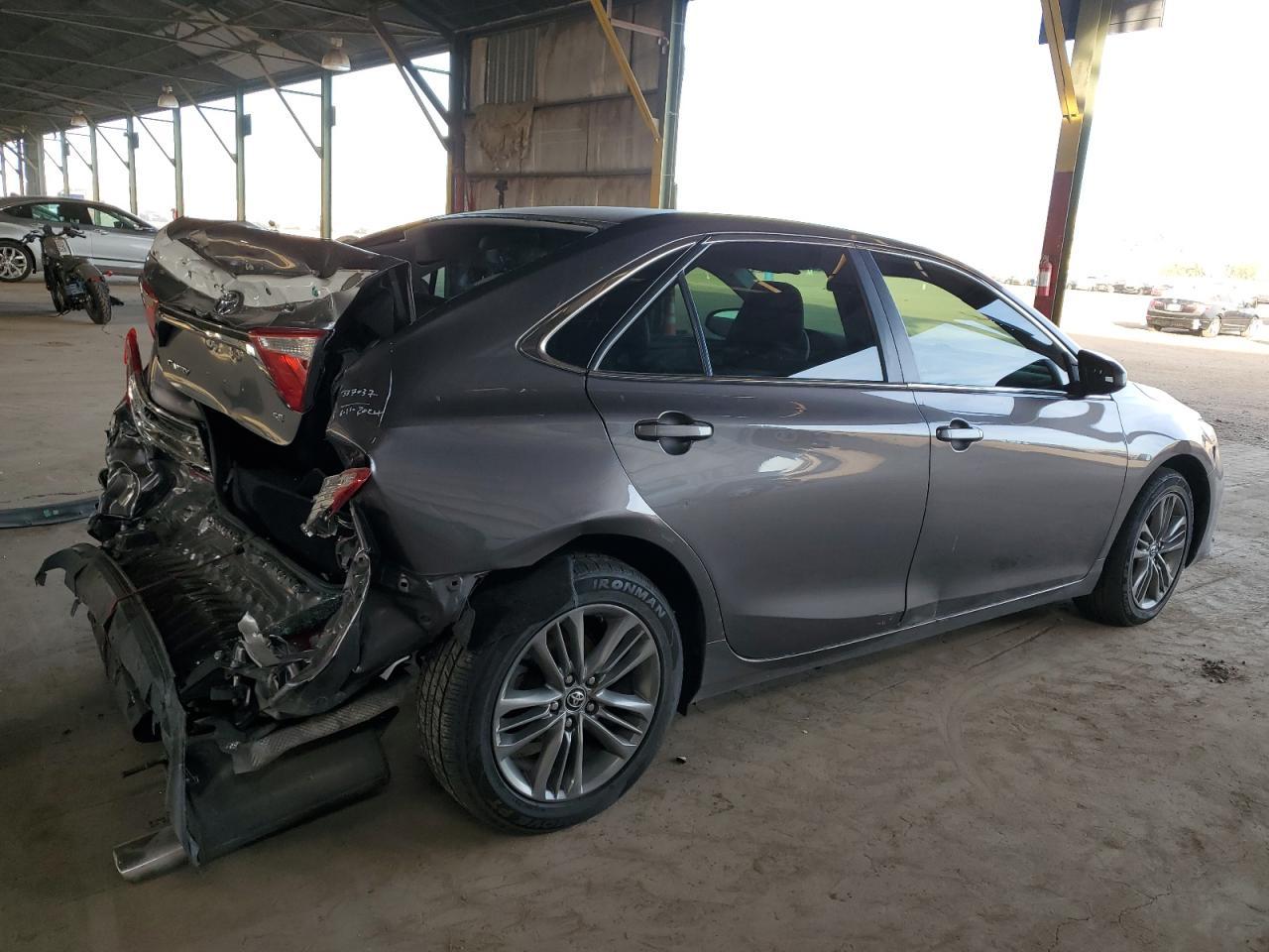 2015 Toyota Camry Le - Фото 3