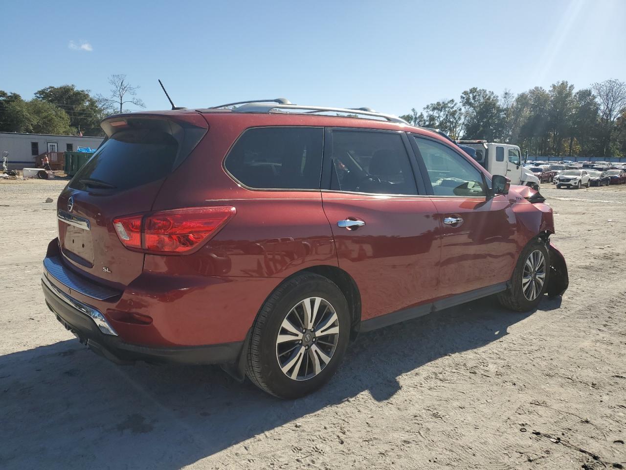 2017 Nissan Pathfinder S - Фото 3