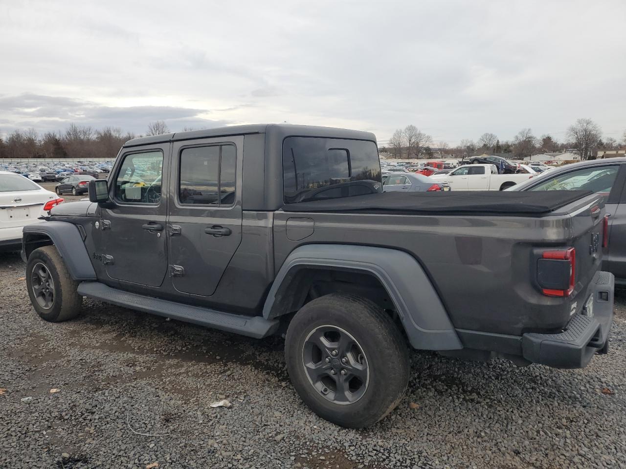 2020 Jeep Gladiator Sport - Фото 2