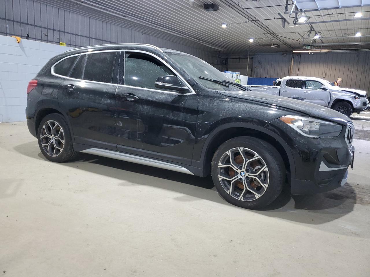 2021 BMW X1 xDrive28I - Фото 4