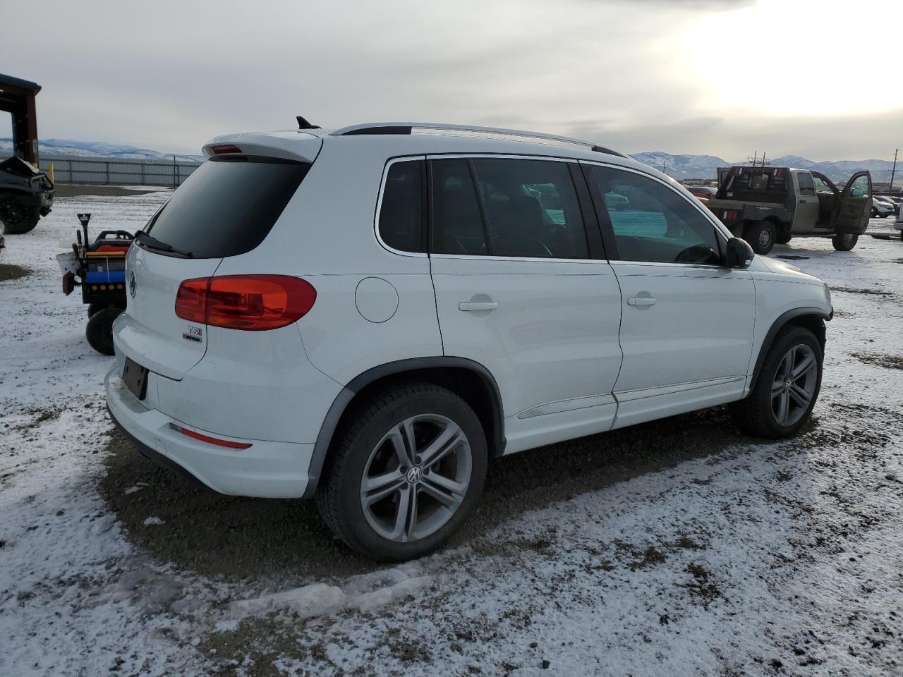 2017 Volkswagen Tiguan Sport - Фото 3