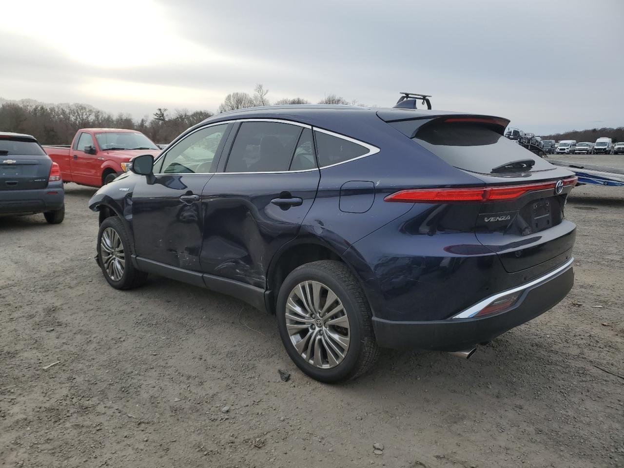 2021 Toyota Venza Le - Фото 2