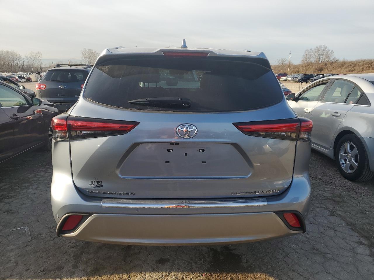 2021 Toyota Highlander Platinum - Фото 6