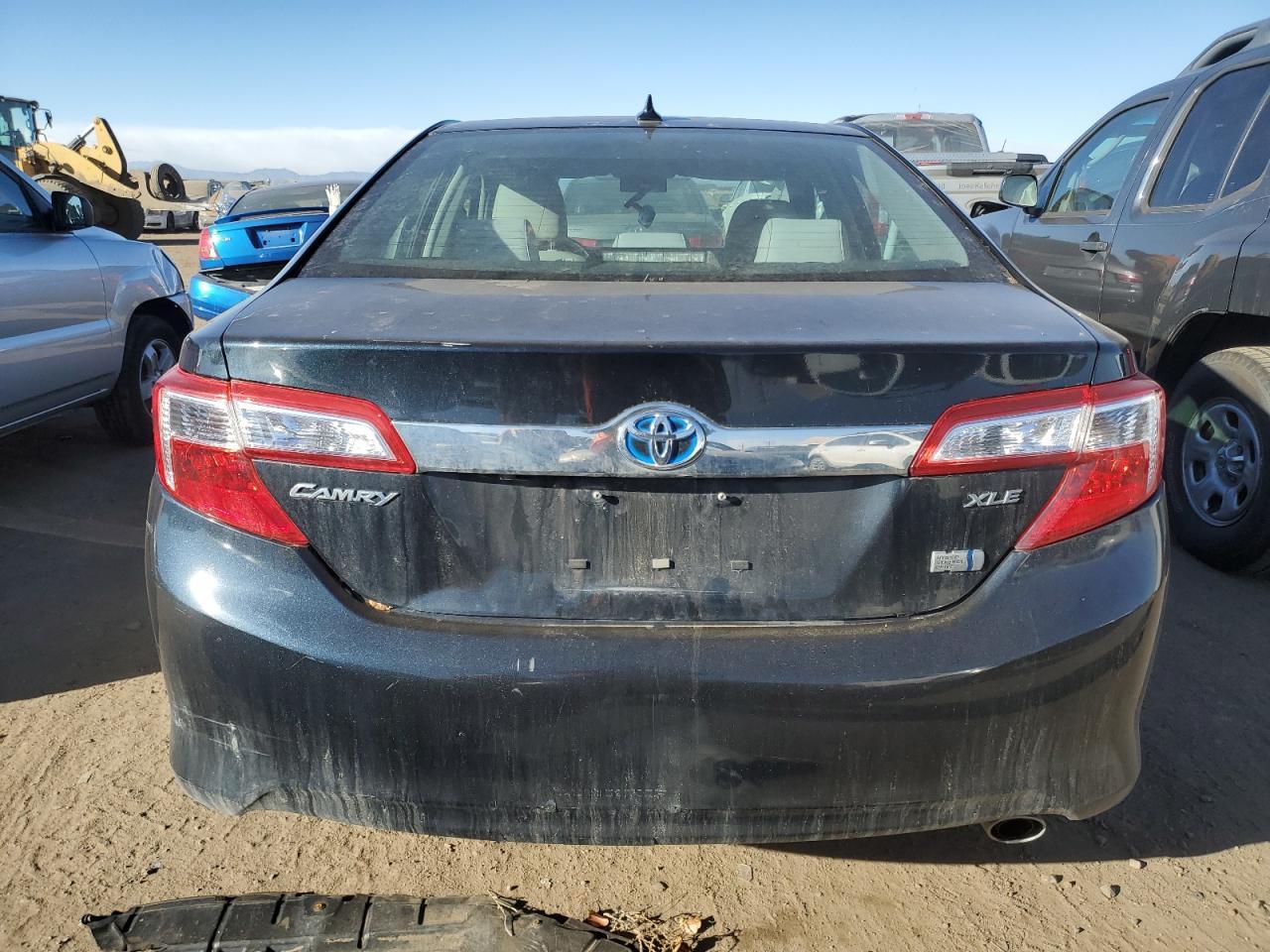 2012 Toyota Camry Hybrid - Image 6