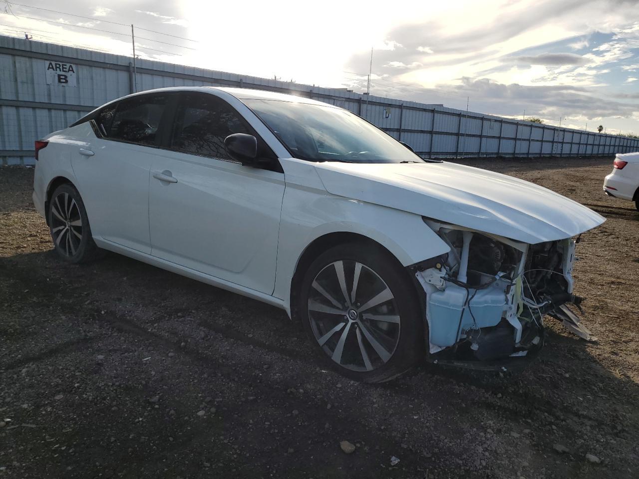 2019 Nissan Altima Sr - Фото 4