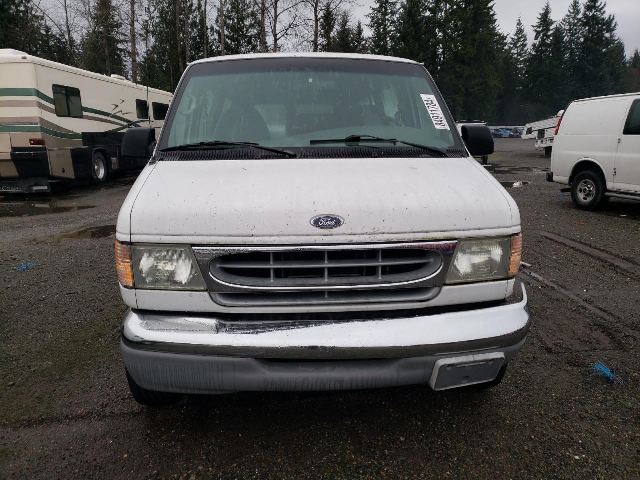 2002 Ford Econoline E350 Super Duty Wagon - Image 5