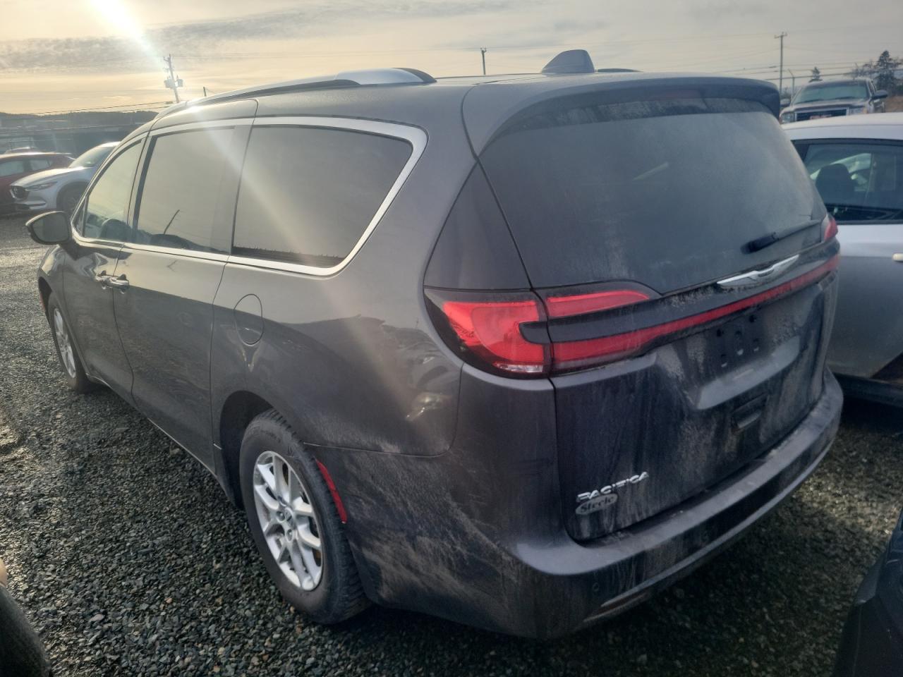2021 Chrysler Pacifica H - Фото 2