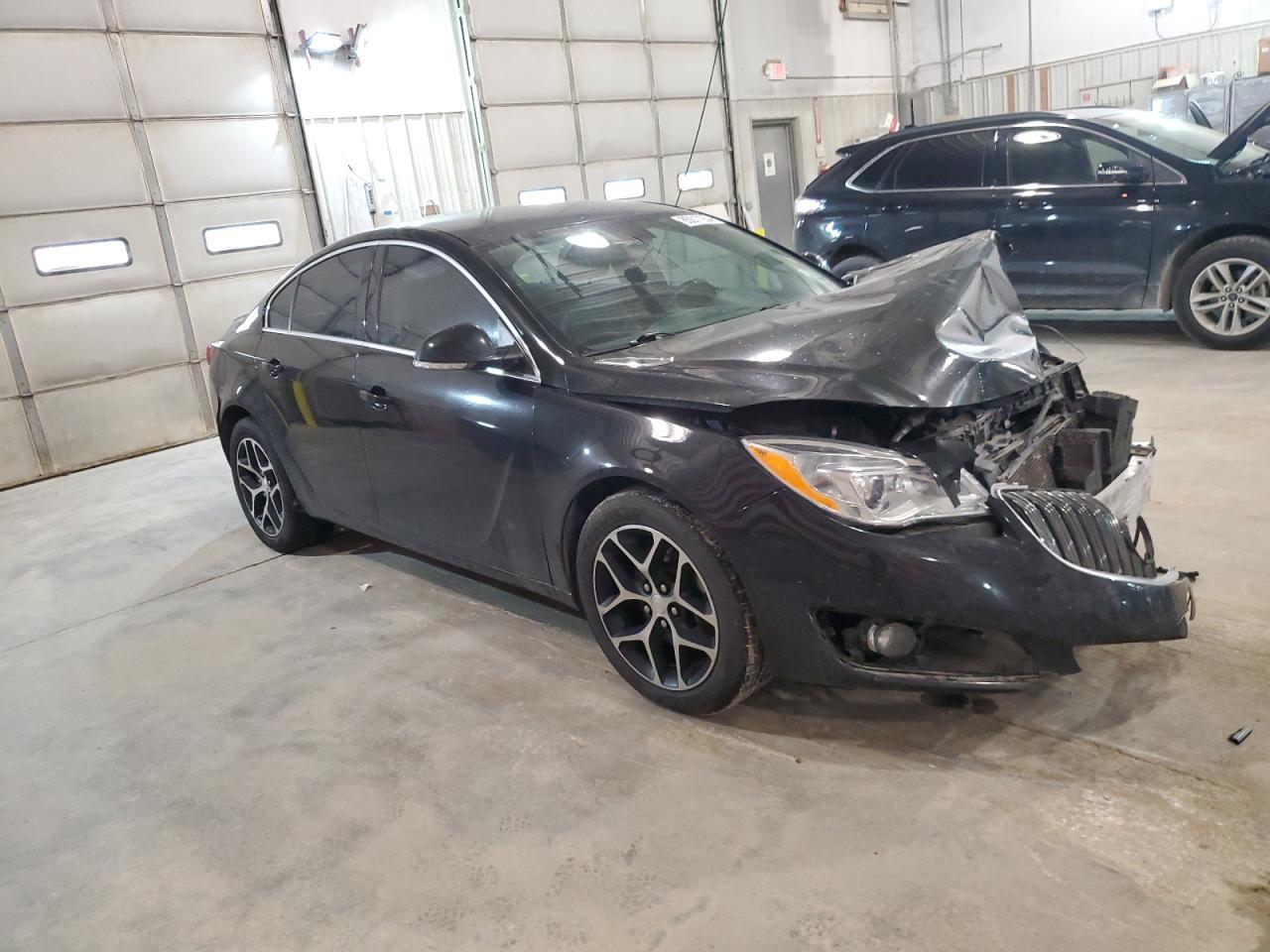 2017 Buick Regal Sport Touring - Фото 4