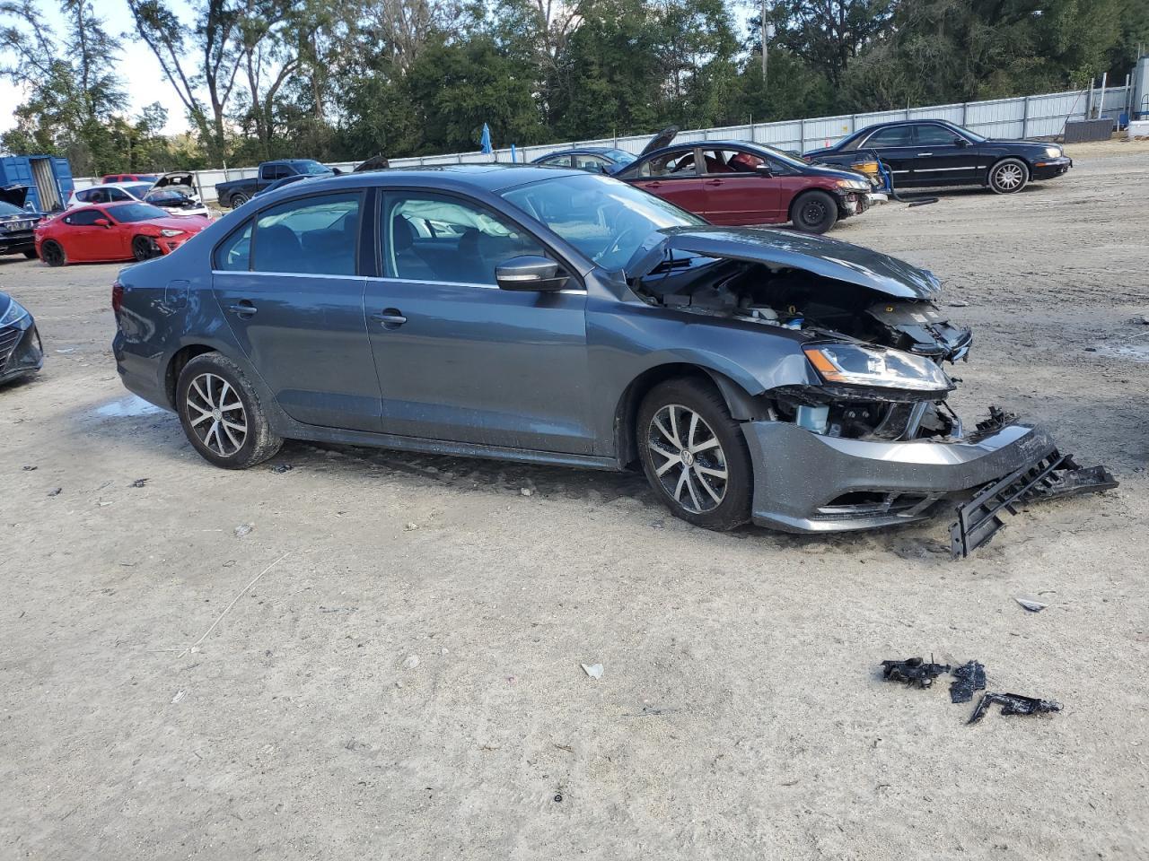 2017 Volkswagen Jetta Se - Image 4