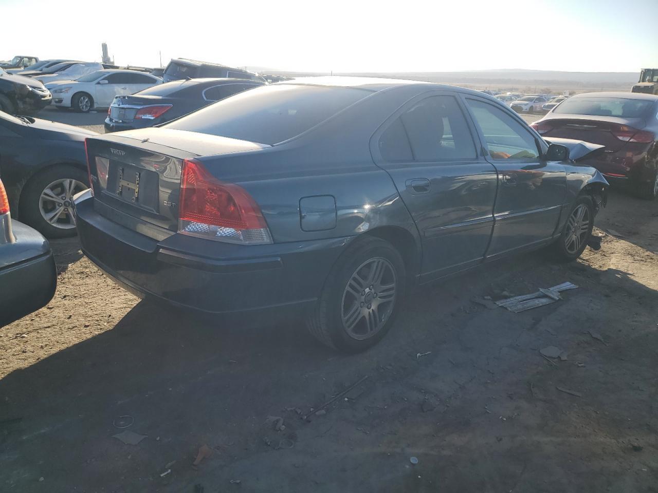 2006 Volvo S60 2.5T - Image 3