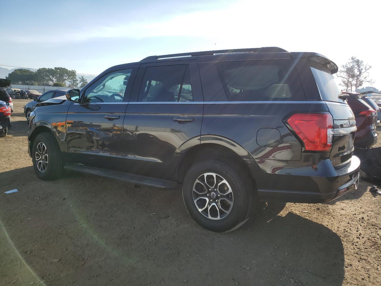 2023 Ford Expedition Xlt - Image 2