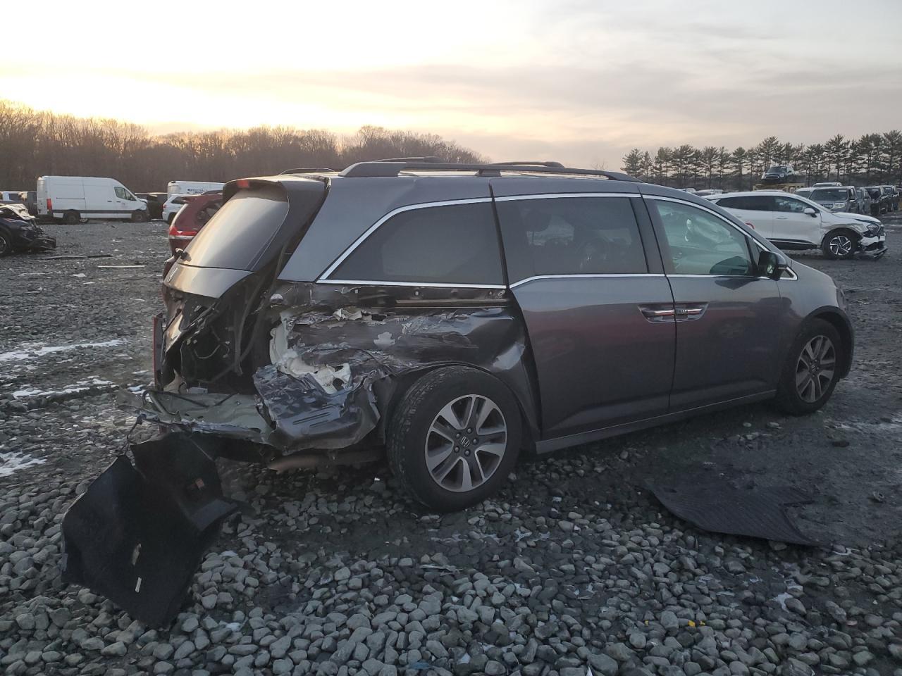 2015 Honda Odyssey Touring - Фото 3