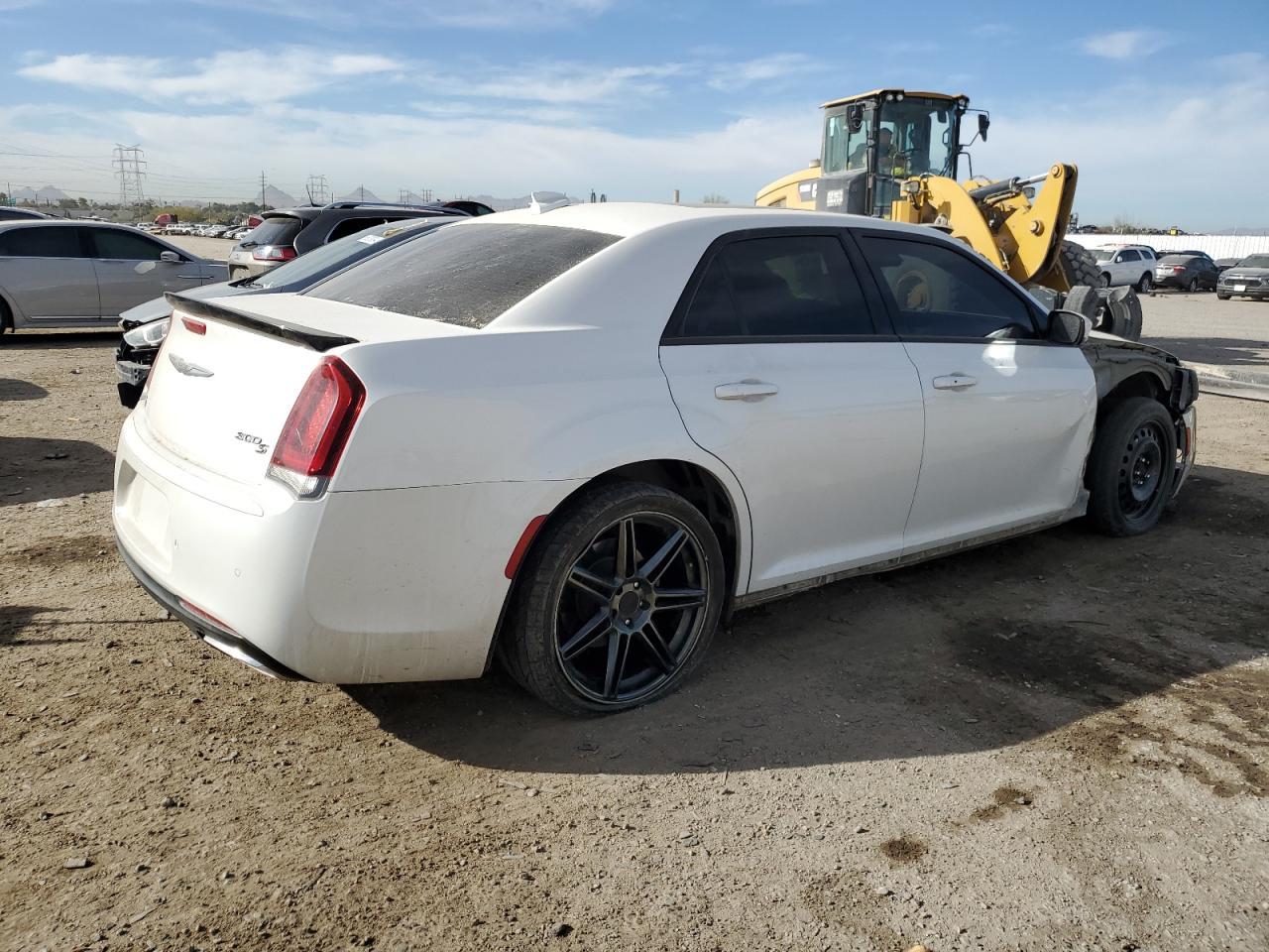 2015 Chrysler 300 S - Фото 3